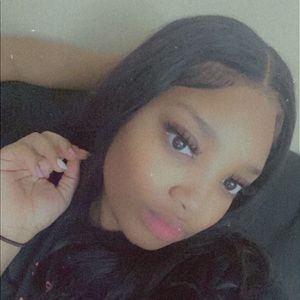 Meet your Posher, Alexis